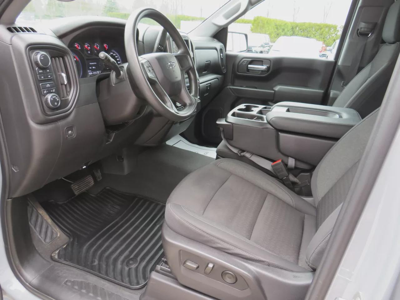 2024 Chevrolet Silverado 1500 Custom Trail Boss | One Owner | Clean Title No Accidents | Running Boards | Tints | Front Tow Hooks | Trailer Hitch | Photo