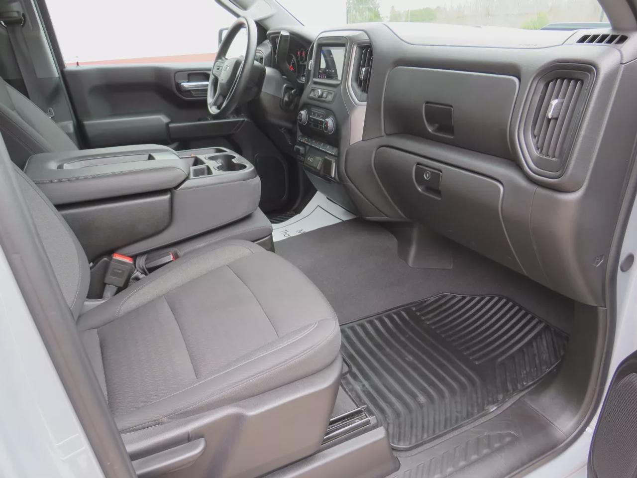 2024 Chevrolet Silverado 1500 Custom Trail Boss | One Owner | Clean Title No Accidents | Running Boards | Tints | Front Tow Hooks | Trailer Hitch | Photo