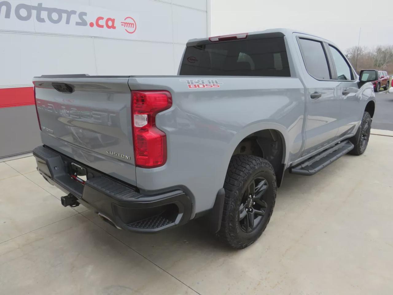 2024 Chevrolet Silverado 1500 Custom Trail Boss | One Owner | Clean Title No Accidents | Running Boards | Tints | Front Tow Hooks | Trailer Hitch | Photo