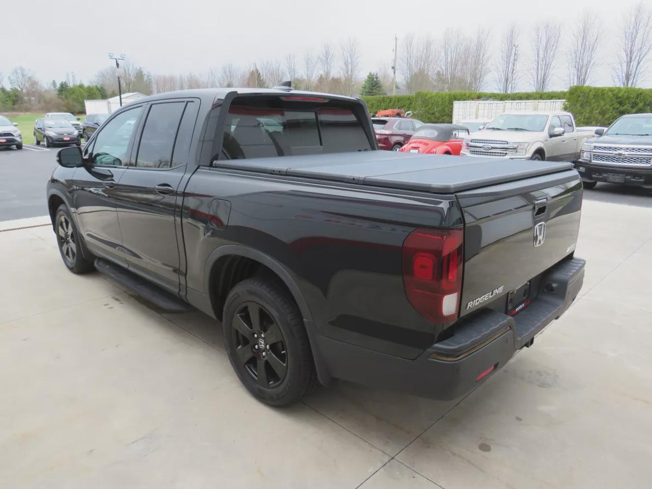 2019 Honda Ridgeline Black Edition | LOW KM | Clean Title | AWD | Remote Start | Leather | Sunroof | Navigation | Tonneau Cover | Photo
