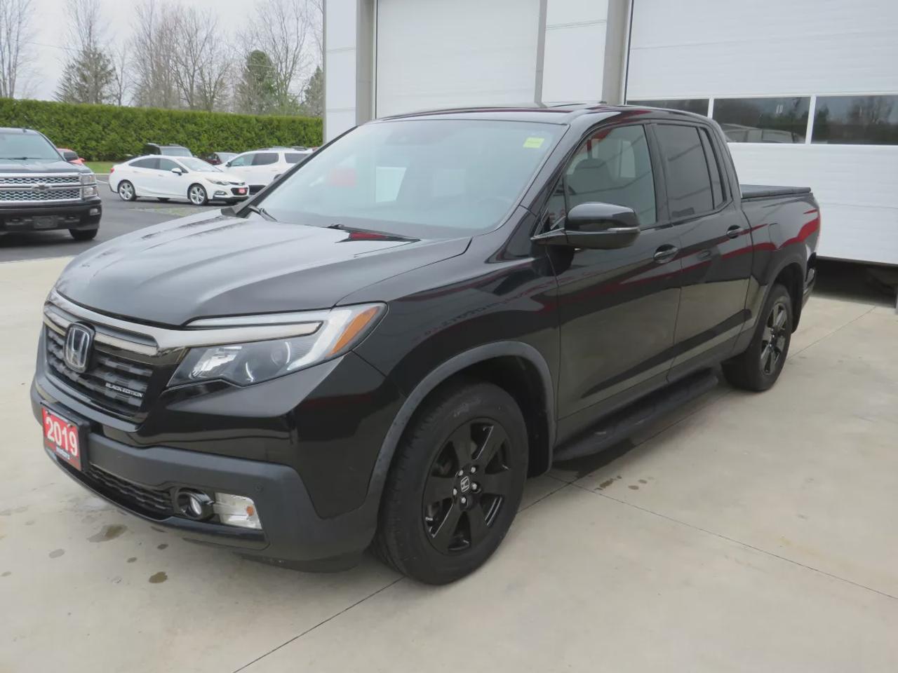 2019 Honda Ridgeline Black Edition | LOW KM | Clean Title | AWD | Remote Start | Leather | Sunroof | Navigation | Tonneau Cover | Photo