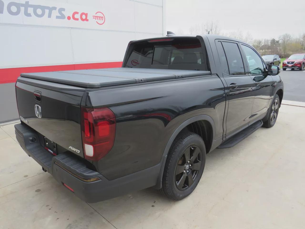 2019 Honda Ridgeline Black Edition | LOW KM | Clean Title | AWD | Remote Start | Leather | Sunroof | Navigation | Tonneau Cover | Photo