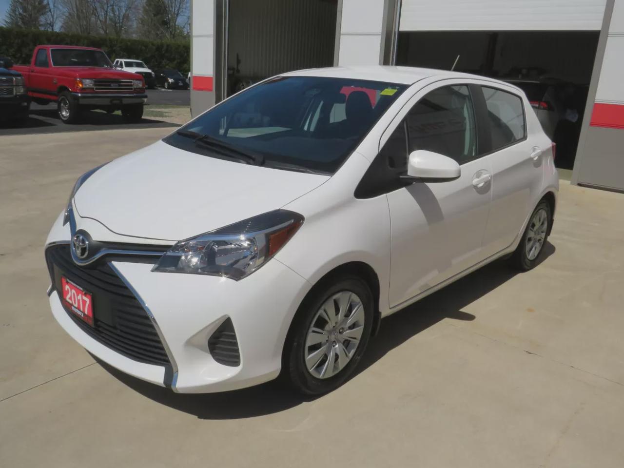 2017 Toyota Yaris LE | Clean Title No Accidents | A/C | Automatic | Digital Touchscreen |Power Doors | Power Locks | Cruise Control | Photo