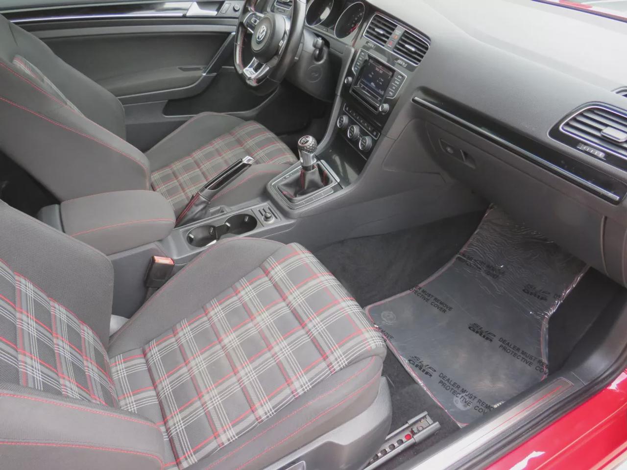 2015 Volkswagen Golf GTI 3DR HB MAN Photo