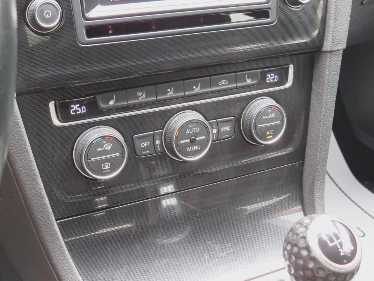 2015 Volkswagen Golf GTI 3DR HB MAN Photo