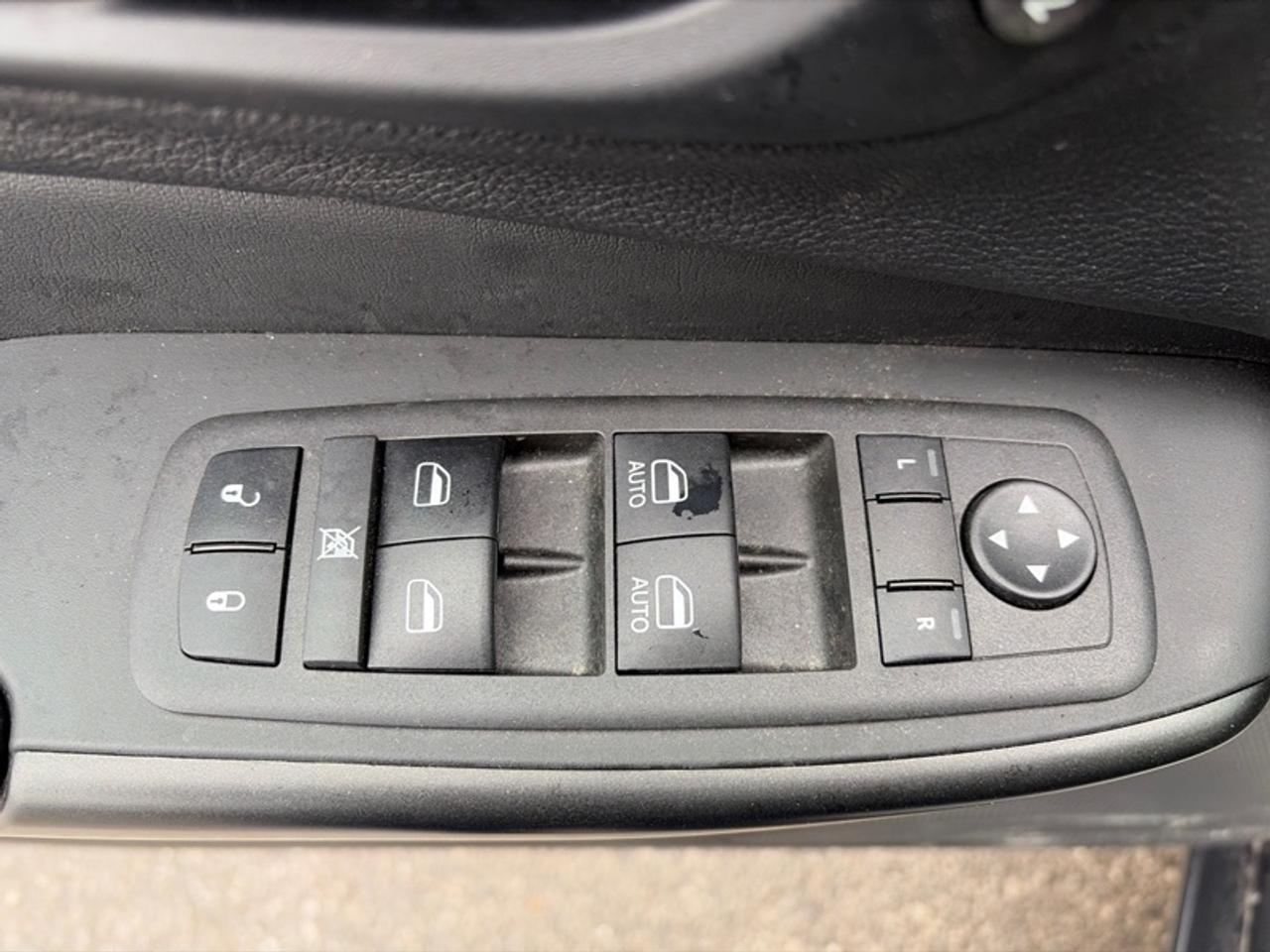 2022 Jeep Cherokee Trailhawk Elite  - Cooled Seats Photo