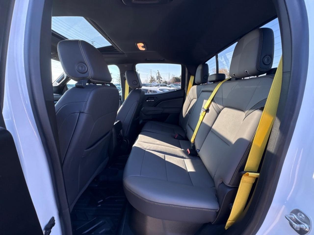 2024 Chevrolet Colorado ZR2  SUNROOF|TONNEAU COVER| Photo