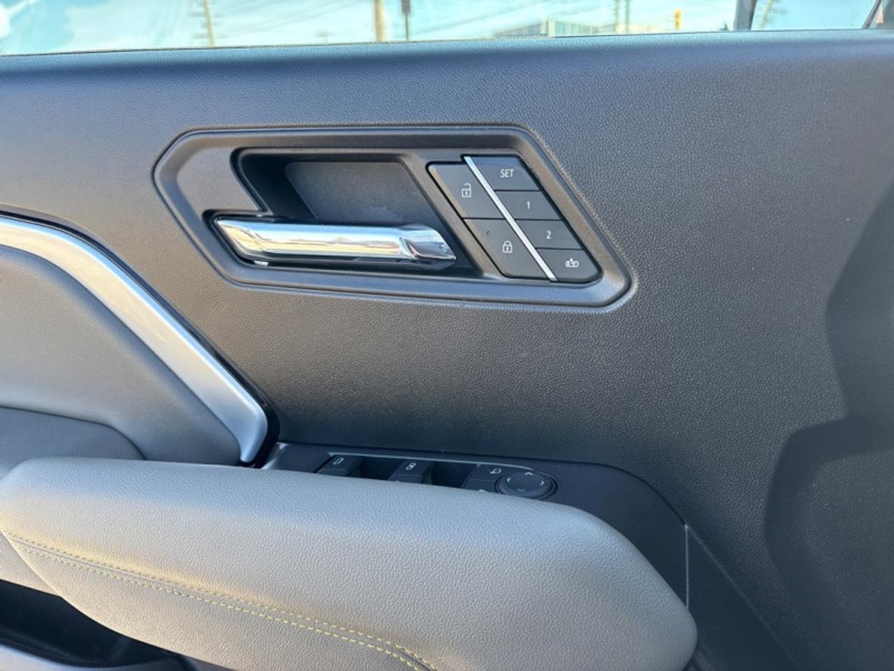 2024 Chevrolet Colorado ZR2  SUNROOF|TONNEAU COVER| Photo