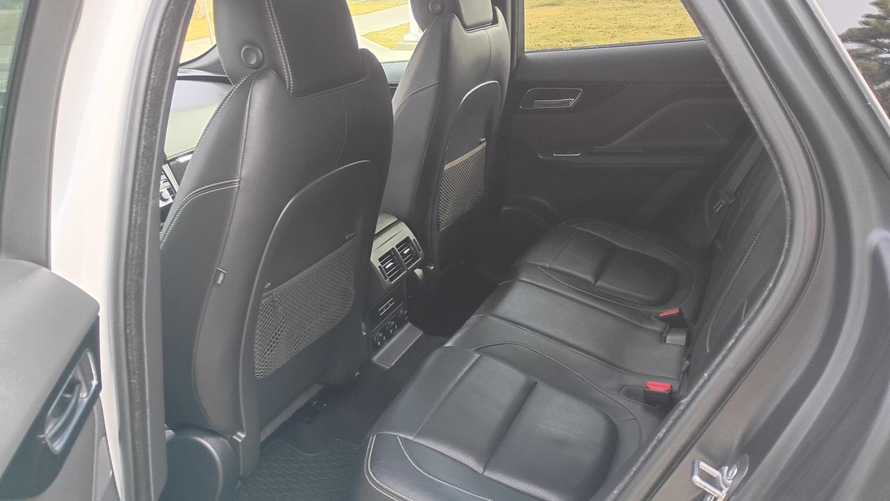 2018 Jaguar F-PACE 20d R-Sport Photo