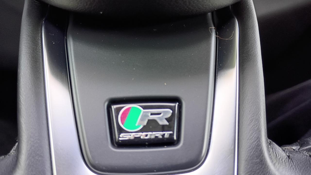 2018 Jaguar F-PACE 20d R-Sport Photo