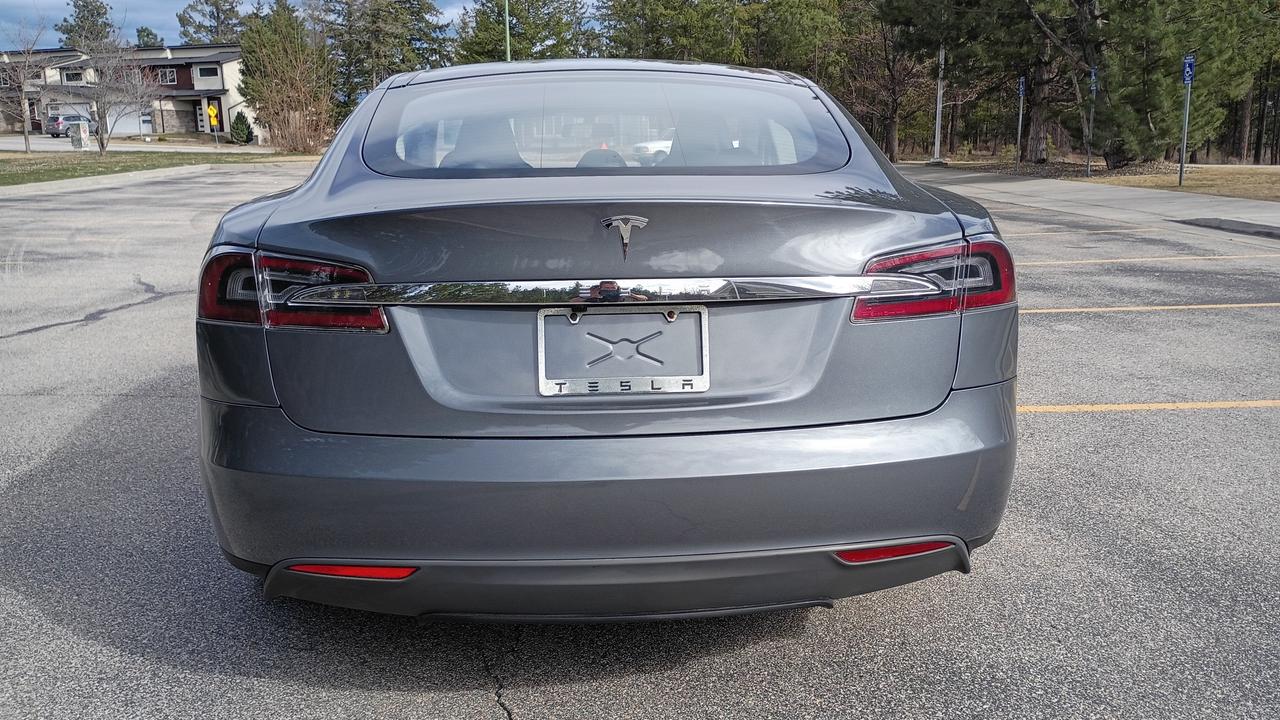 2013 Tesla Model S SIGNATURE Photo3