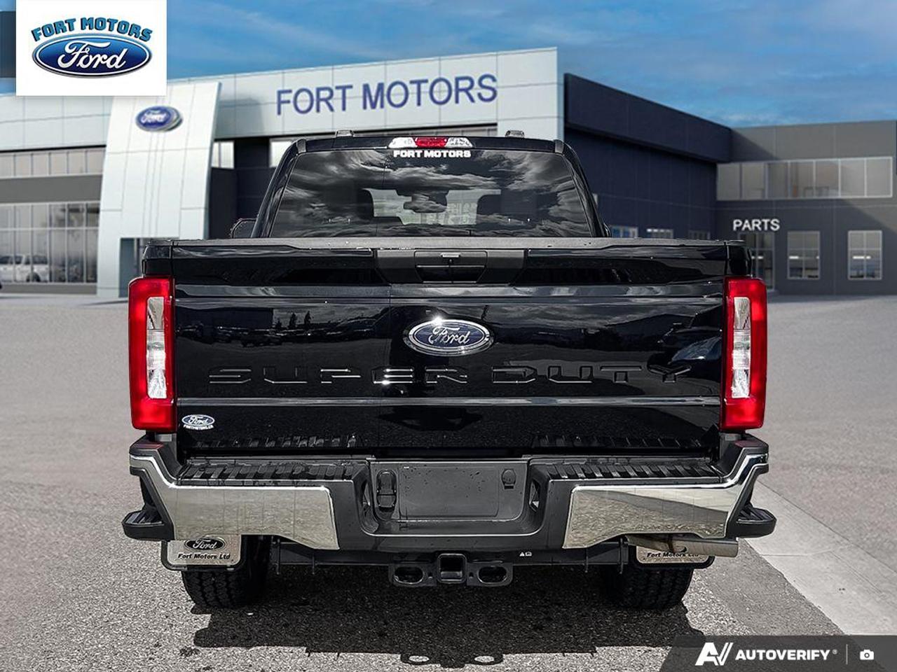 2026 Ford SUPER DUTY F-350 SRW XLT Photo4