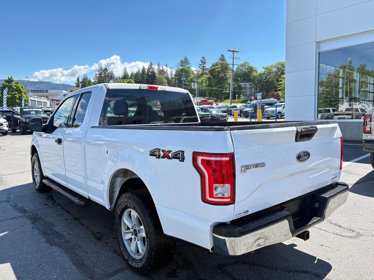 2016 Ford F-150 XLT Photo2