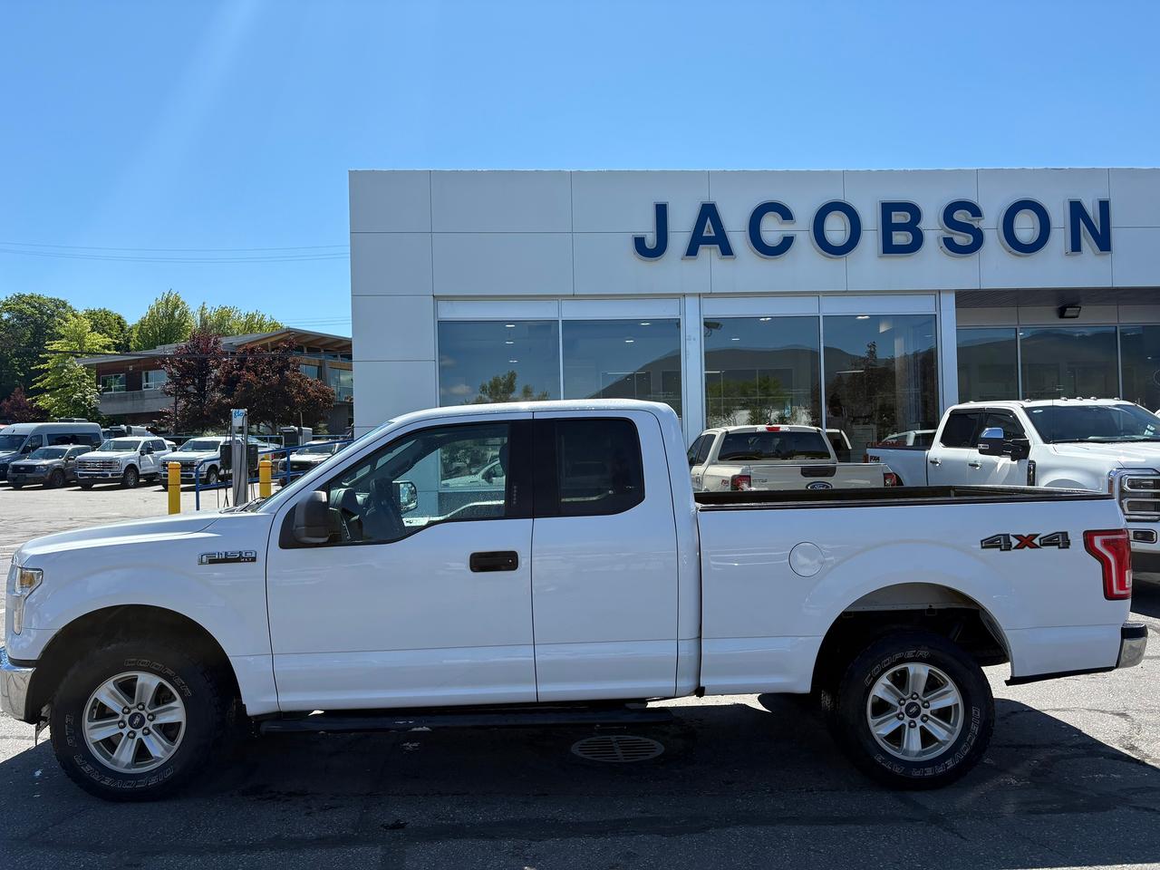 2016 Ford F-150 XLT Photo1