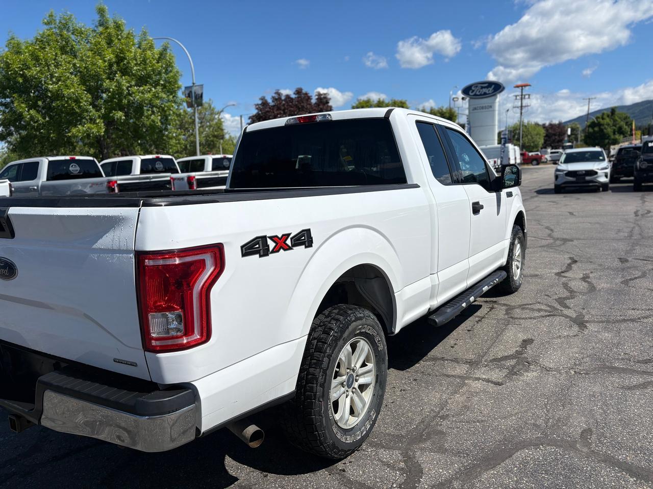 2016 Ford F-150 XLT Photo4