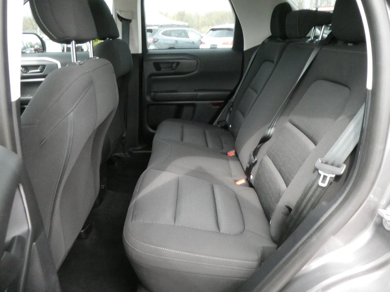 2022 Ford Bronco Sport Base | Cloth | Backup Cam | Apple CarPlay / Android Auto | Photo