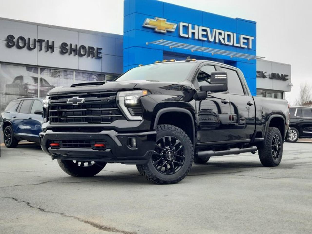 4WD Crew Cab 159 LT, 10-Speed Automatic, Turbocharged Diesel V8 6.6L/