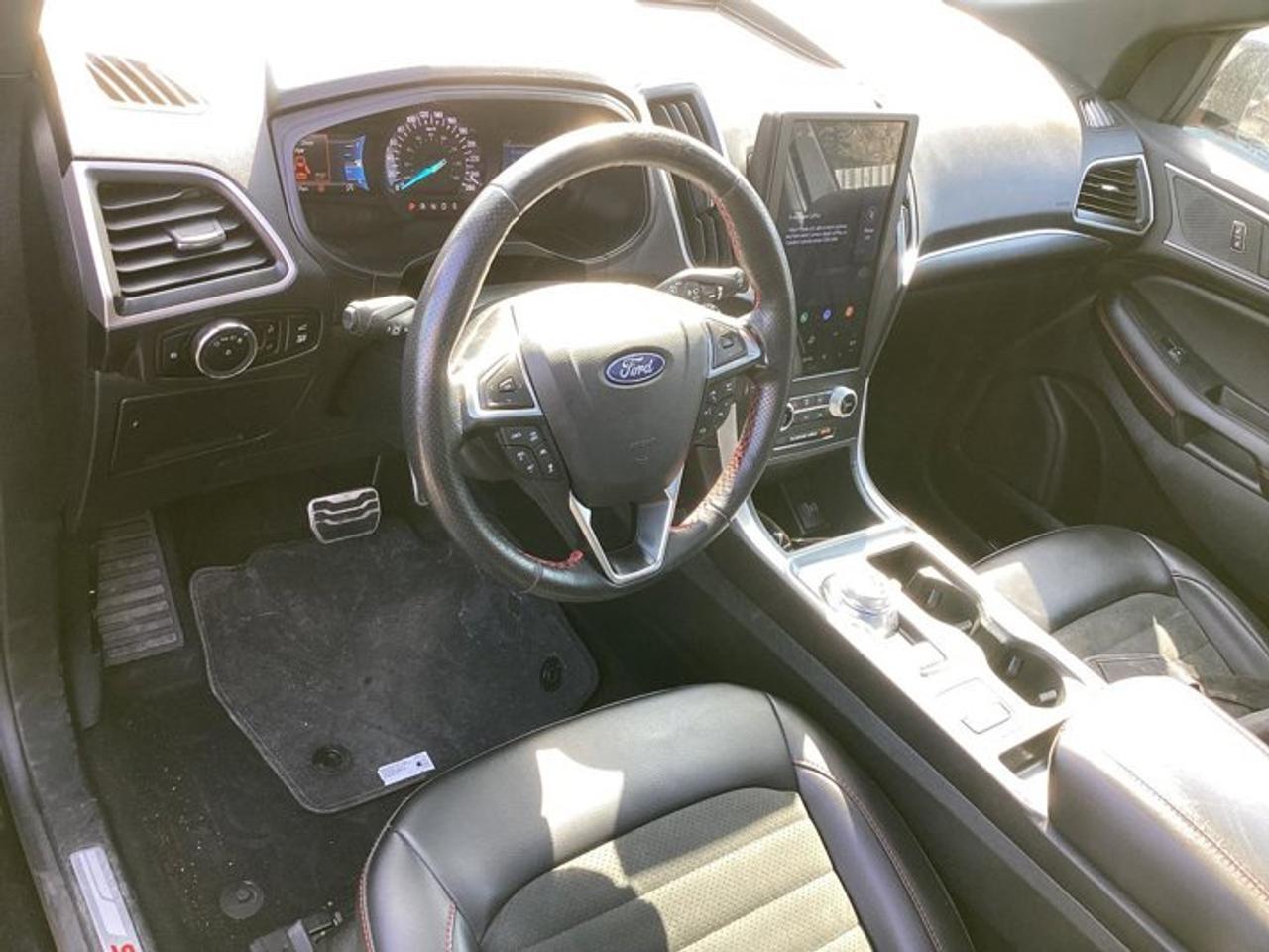 2024 Ford Edge ST Line AWD | Panoramic Sunroof | Half Leather Seats Photo2