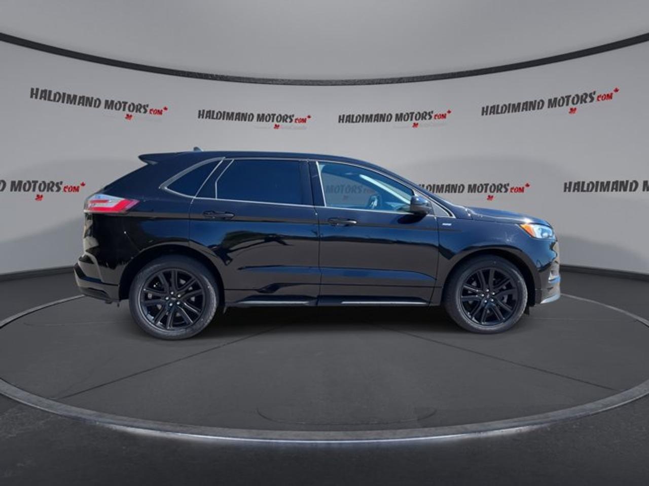 2024 Ford Edge ST Line Photo