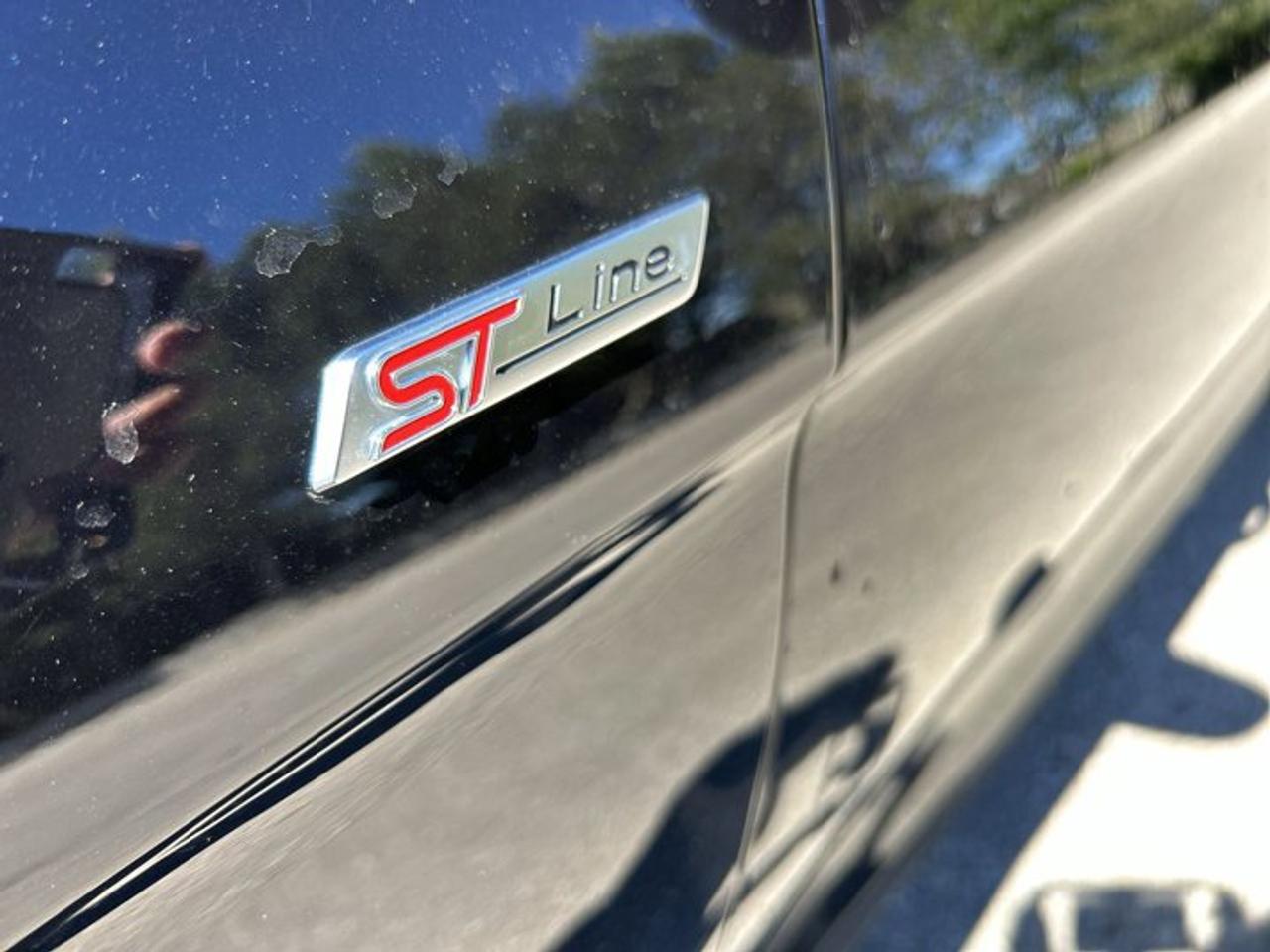 2024 Ford Edge ST Line Photo
