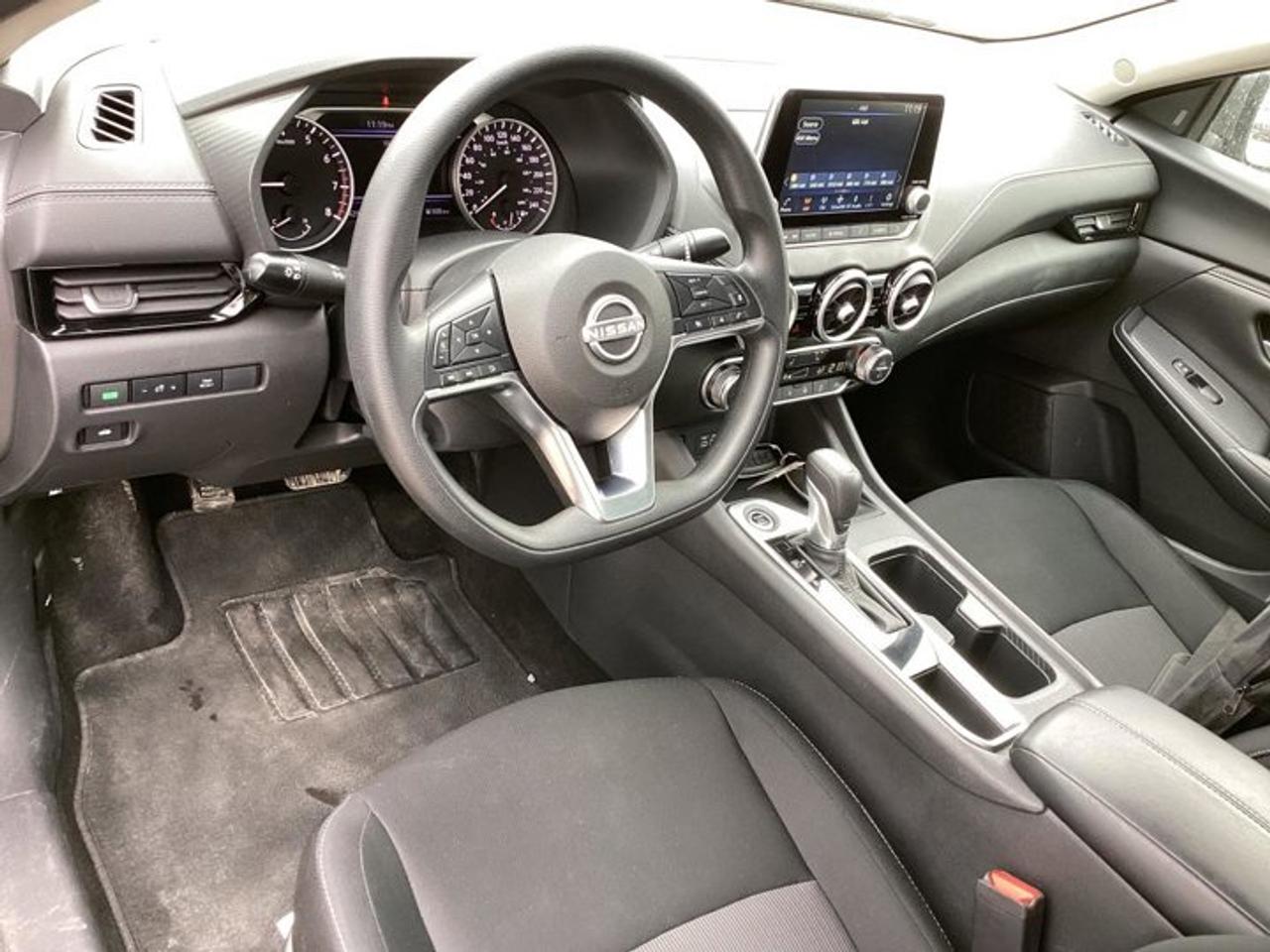 2025 Nissan Sentra SV Photo2