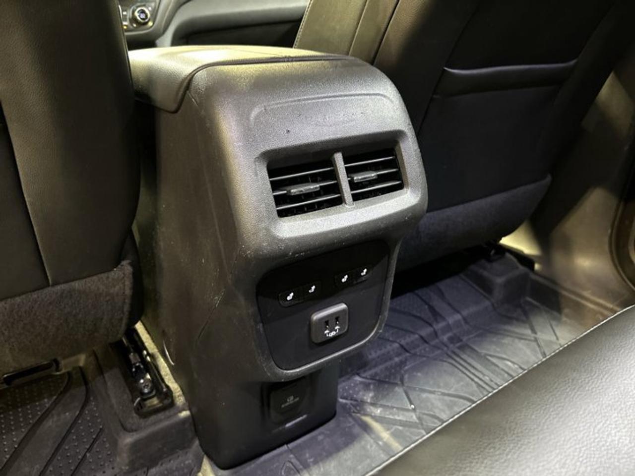 2024 Chevrolet Equinox Premier AWD | No accidents | Panoramic Sunroof | Leather Seats Photo