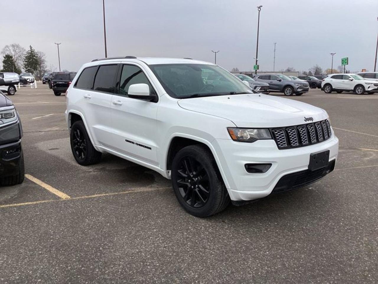 2018 Jeep Grand Cherokee Altitude IV 4x4 | Heated Steering Photo3