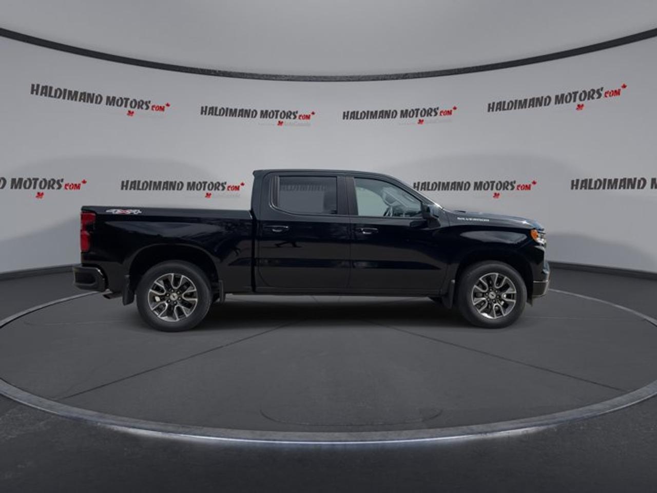2024 Chevrolet Silverado 1500 RST Crew Cab 6' Box 4WD | One owner | No accidents | Heated Steering Photo