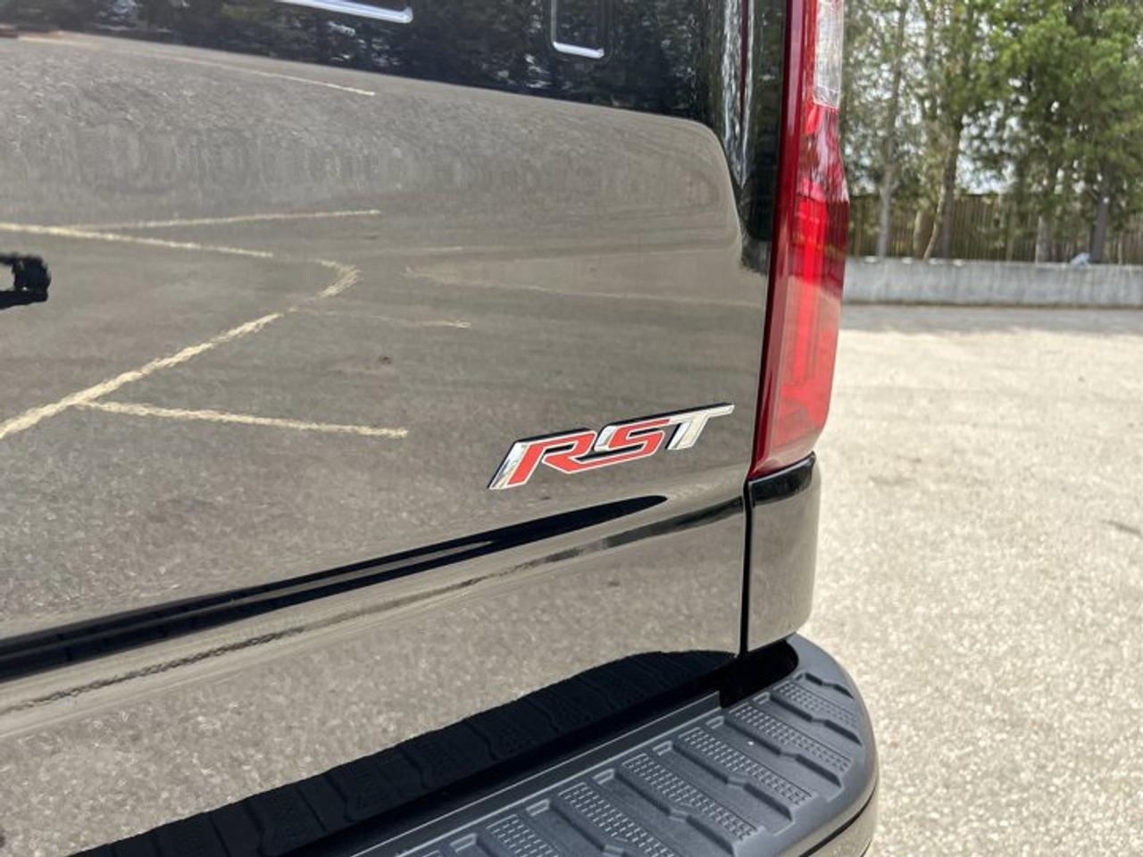 2024 Chevrolet Silverado 1500 RST Crew Cab 6' Box 4WD | One owner | No accidents | Heated Steering Photo