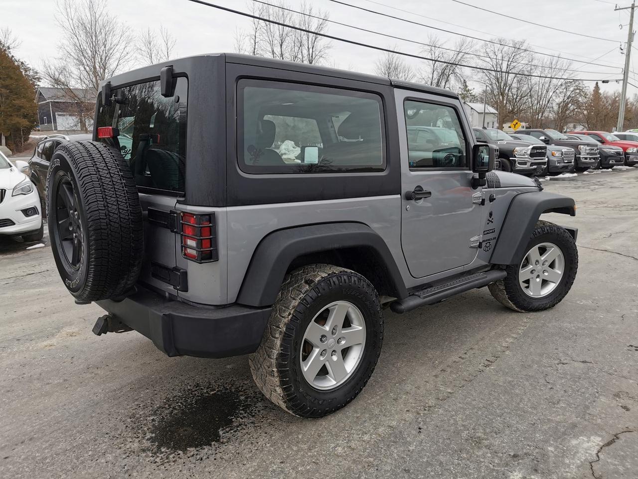 2014 Jeep Wrangler SPORT Photo4