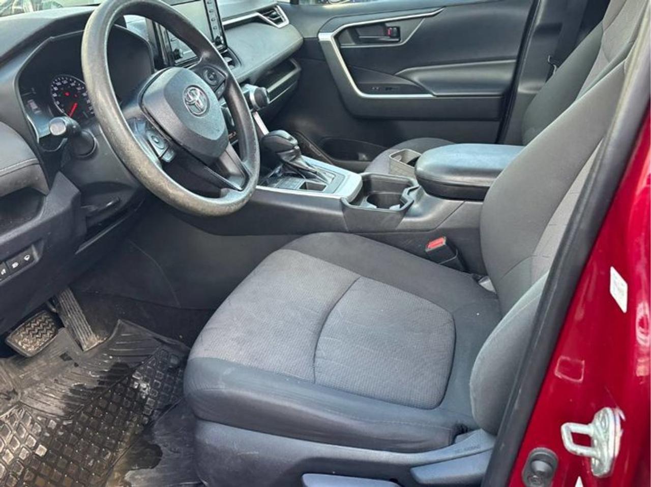 2019 Toyota RAV4 LE AWD | Heated Seats | Radar Cruise | Rear Camera | Bluetooth | Alloy Wheels and More ! Photo2