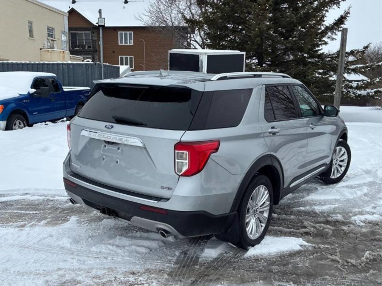 2020 Ford Explorer Limited Hybrid 4WD | Leather | Pano Roof | Heated + Ventilated Seats | Heated Steering | and More ! Photo