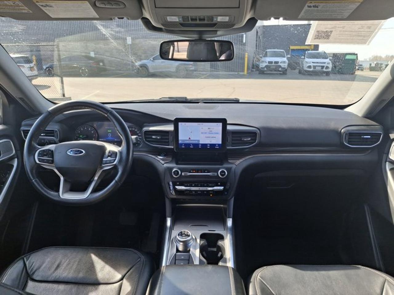 2020 Ford Explorer Limited Hybrid 4WD | Leather | Pano Roof | Heated + Ventilated Seats | Heated Steering | and More ! Photo