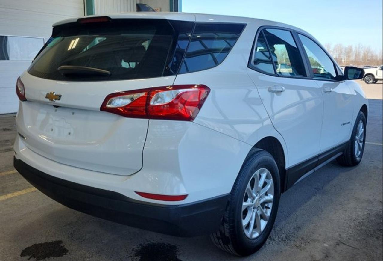 2021 Chevrolet Equinox LS | Heated Seats | CarPlay + Android | Remote Start | Alloy Wheels | and More ! Photo