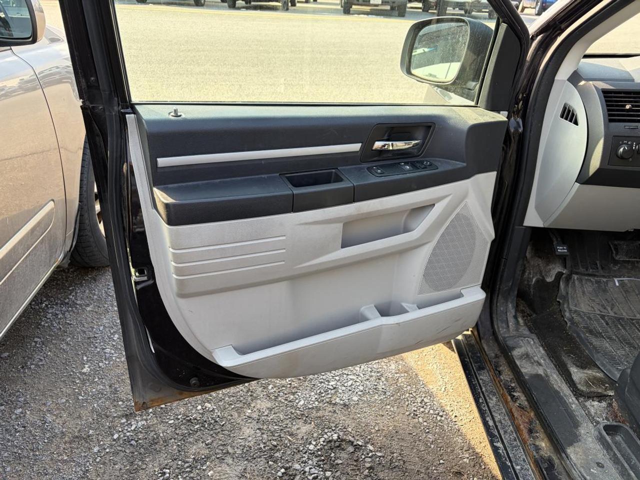 2010 Dodge Grand Caravan SE Photo