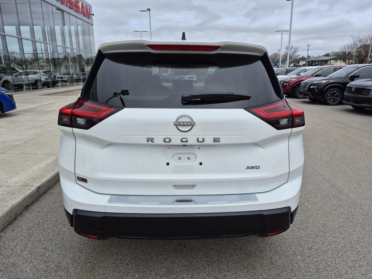 2026 Nissan Rogue SV MOONROOF Photo