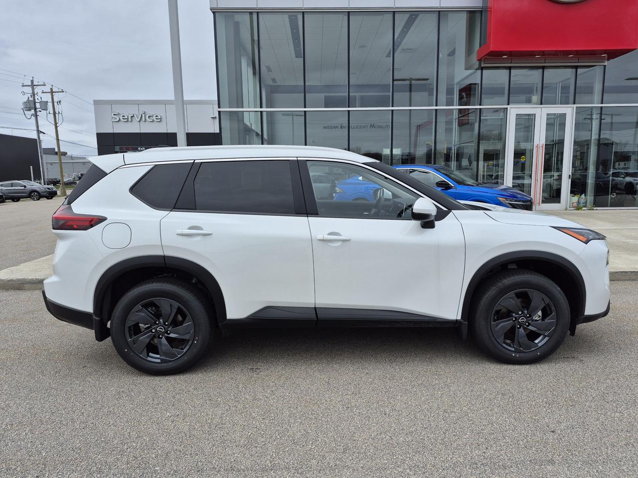 2026 Nissan Rogue SV MOONROOF Photo