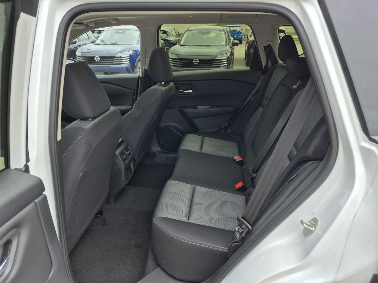 2026 Nissan Rogue SV MOONROOF Photo