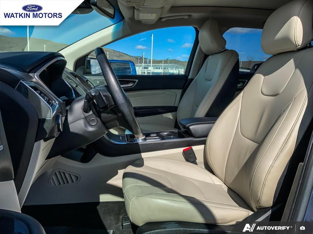 2019 Ford Edge Titanium Photo22