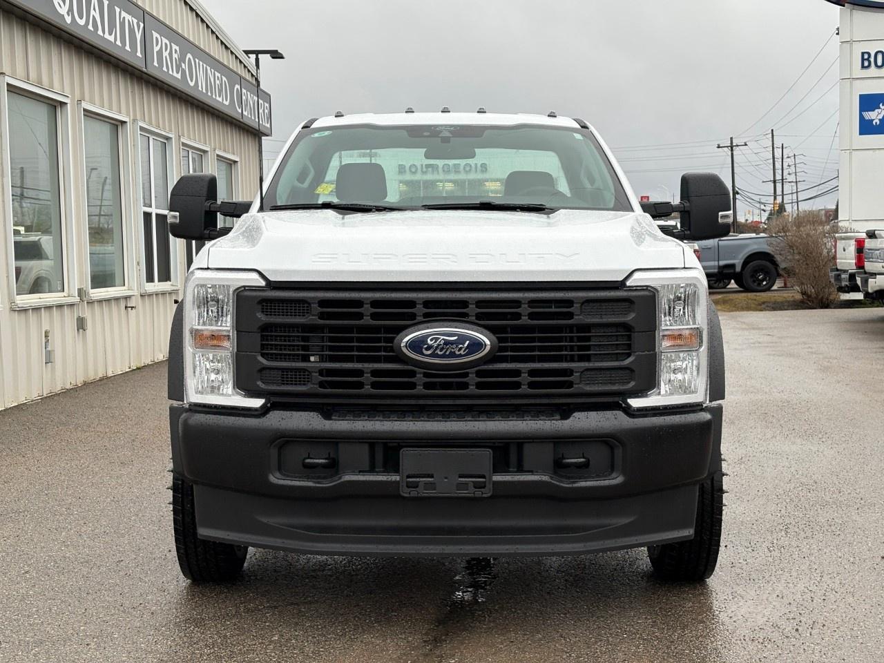 2026 Ford F-550 Super Duty DRW XL 4WD REG CAB 169" WB 84" CA Photo