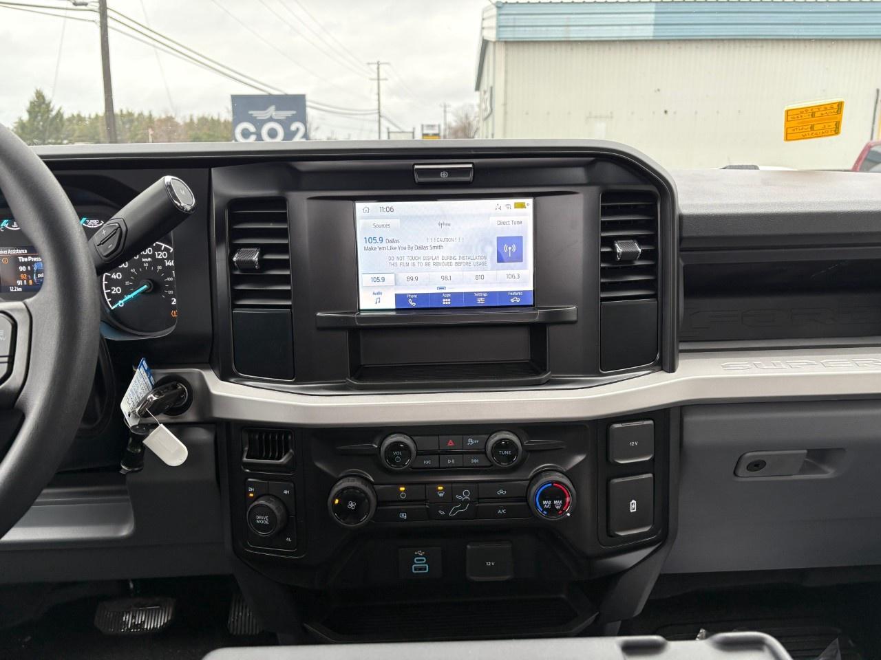 2026 Ford F-550 Super Duty DRW XL 4WD REG CAB 169" WB 84" CA Photo