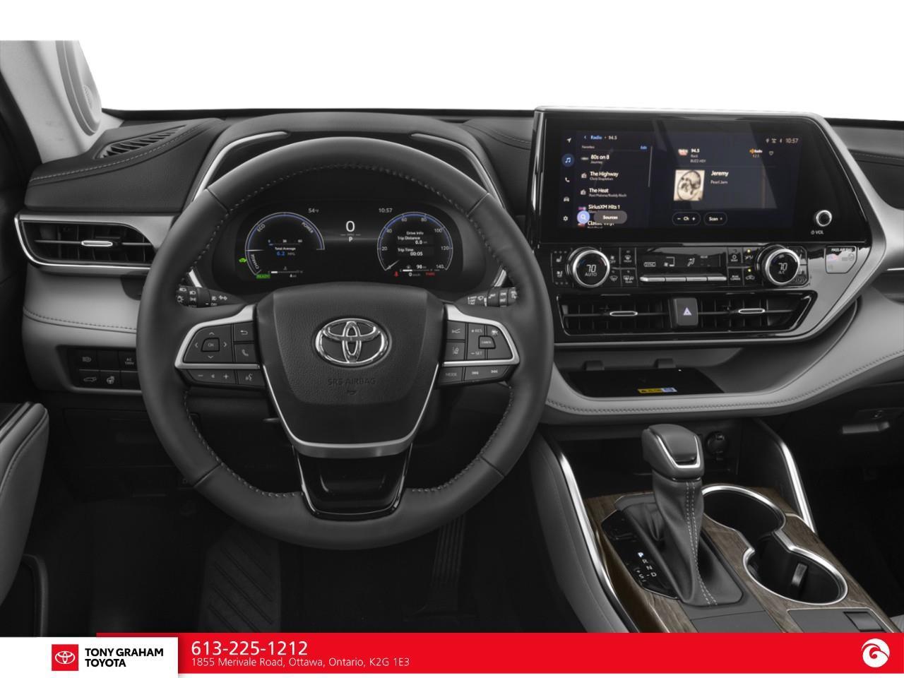 2026 Toyota Highlander Hybrid Limited Photo3