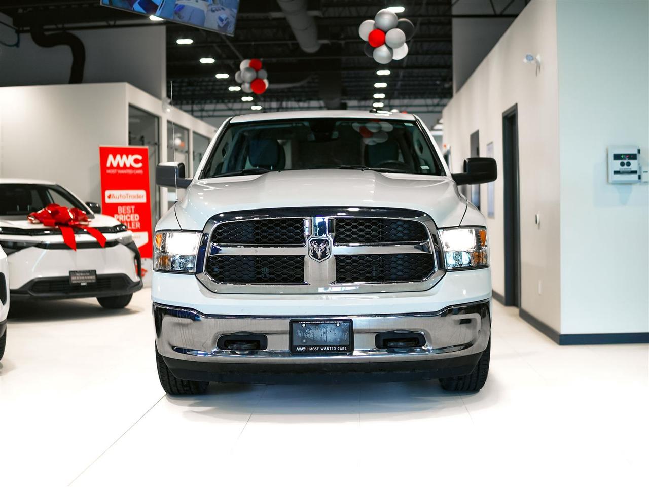 2023 RAM 1500 Classic SLT 4x4 CREW CAB 5.7L V8 HEMI | TOW PKG Photo2