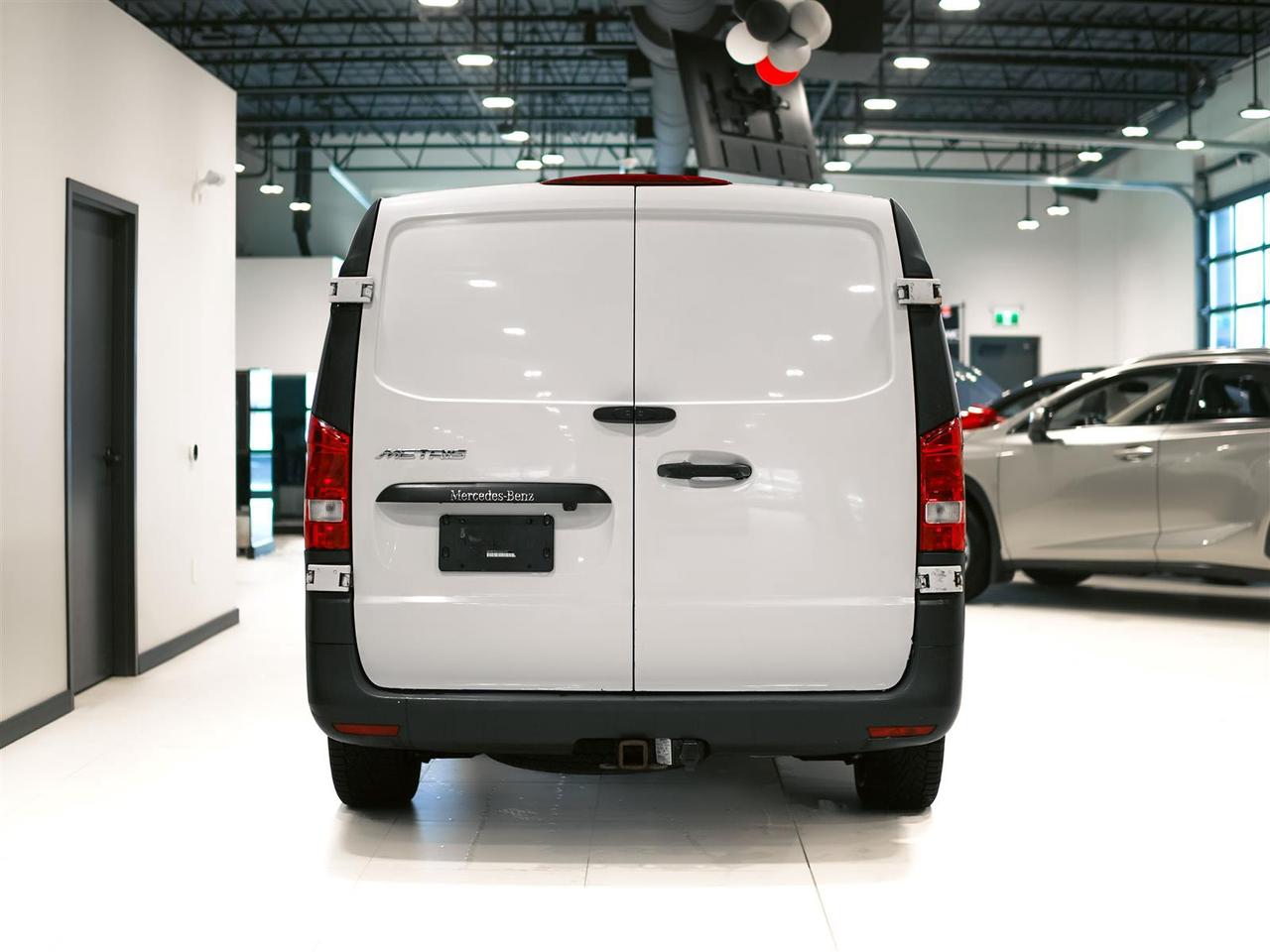 2018 Mercedes-Benz Metris Cargo Van NO ACCIDENTS | 18 SERVICE RECORDS Photo