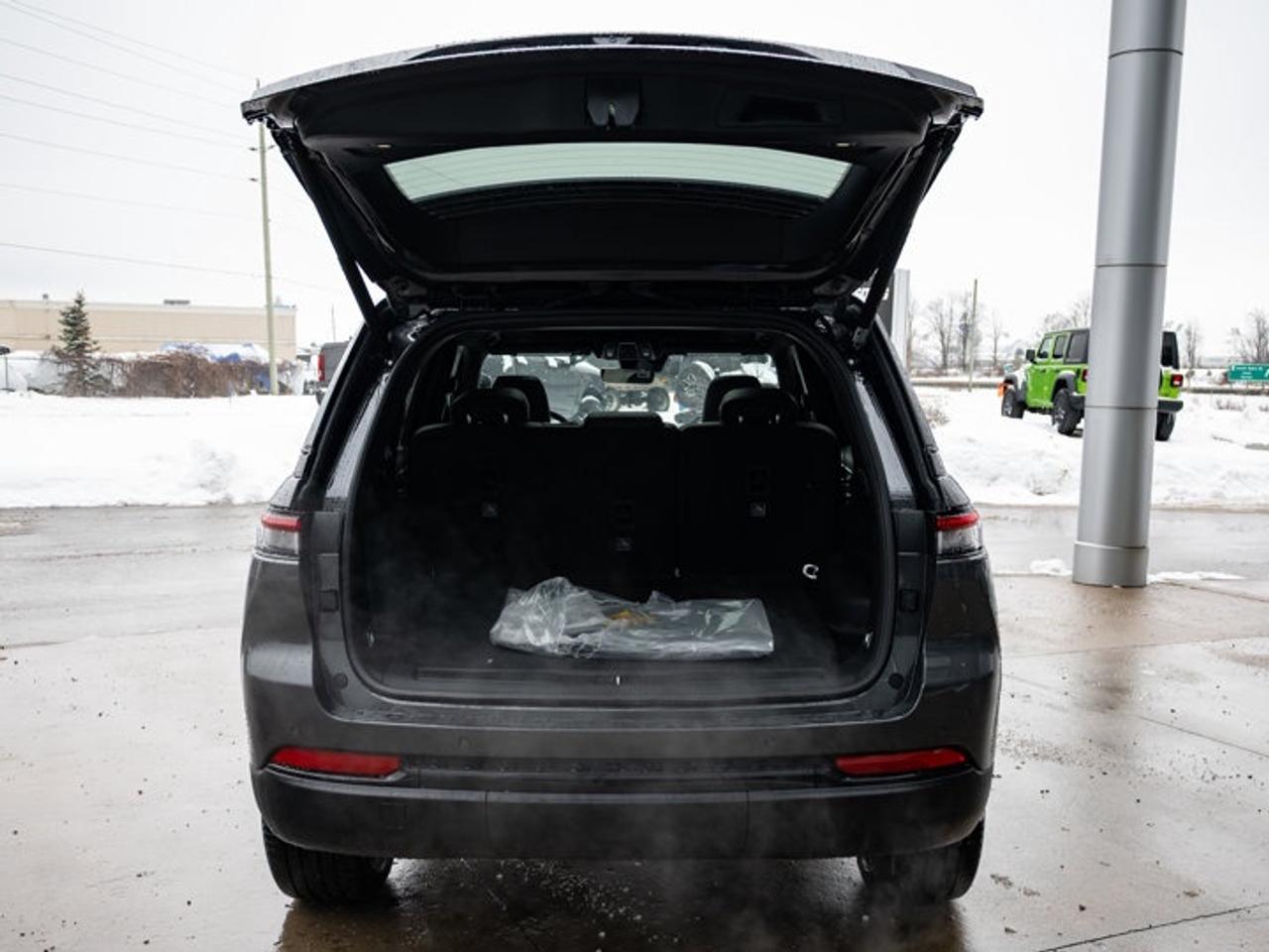 2025 Jeep Grand Cherokee Limited Photo