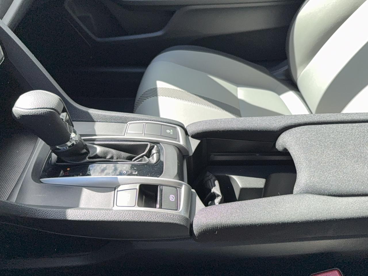 2018 Honda Civic Coupe LX Photo