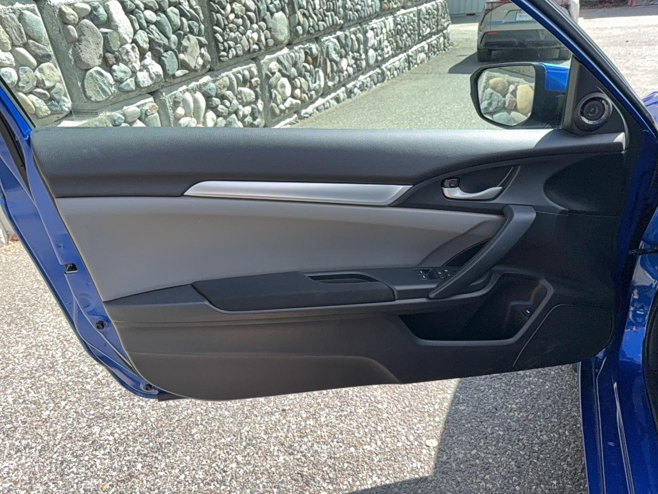 2018 Honda Civic Coupe LX Photo