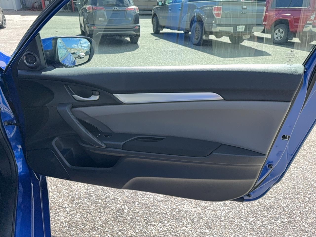 2018 Honda Civic Coupe LX Photo