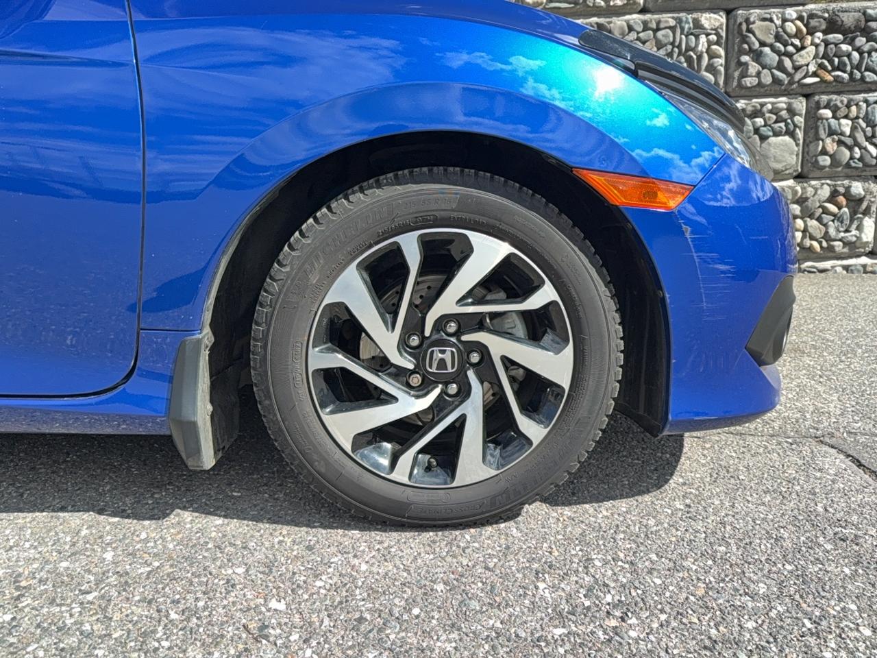 2018 Honda Civic Coupe LX Photo