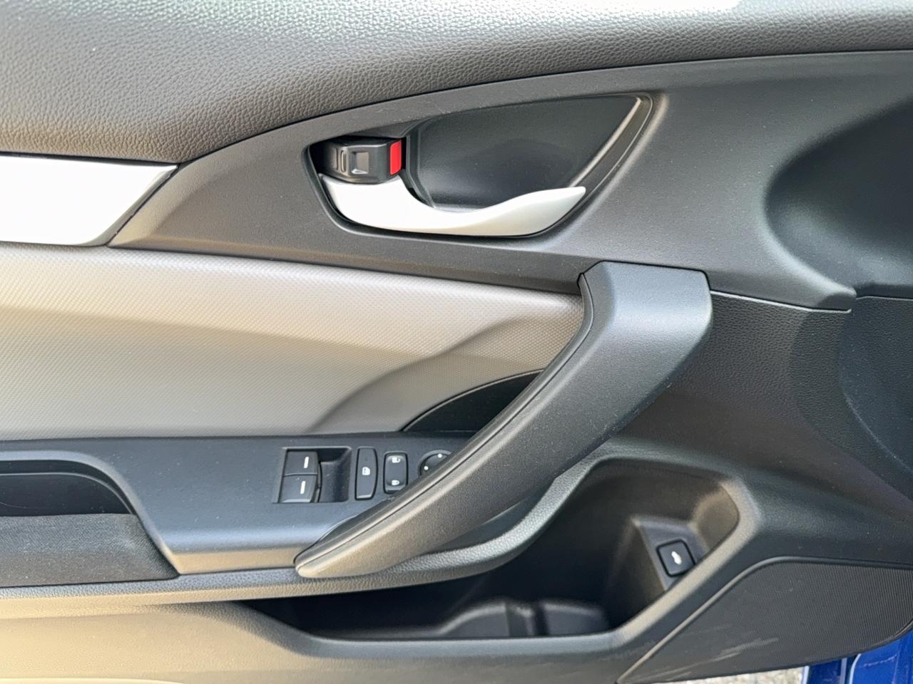 2018 Honda Civic Coupe LX Photo
